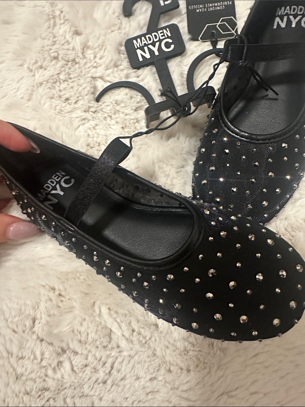 Madden NYC Black Studded Mary Jane Flats Girls 13 - Picture 3 of 4